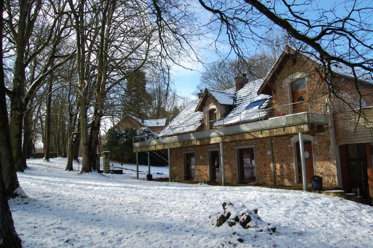 Gite Dans Un Domaine Historique 슈브류즈 외부 사진