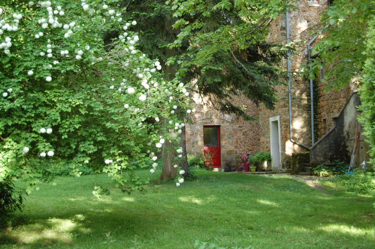 Gite Dans Un Domaine Historique 슈브류즈 외부 사진